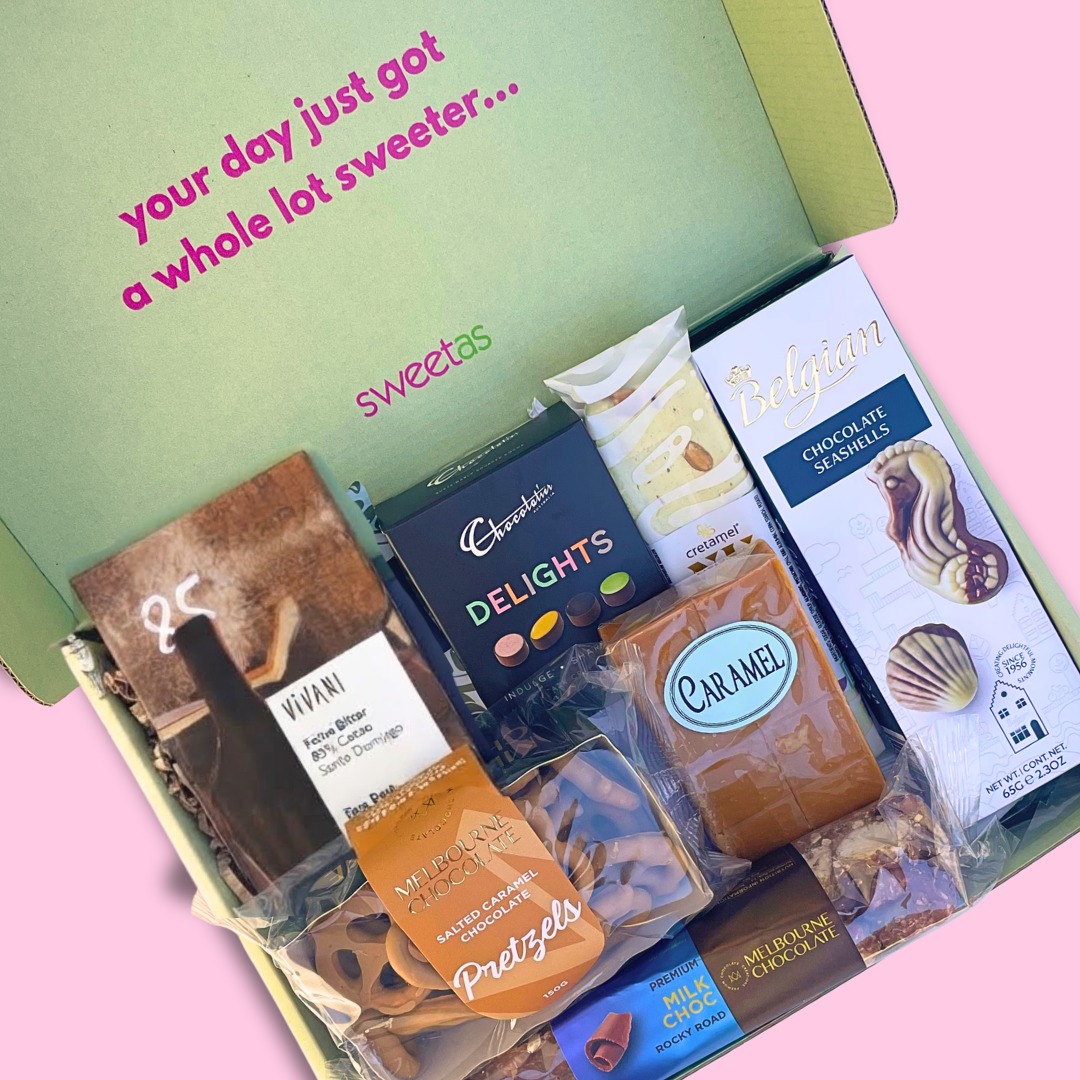Gourmet Foodies Gift Hamper – A Luxurious Selection of Artisan Sweets
